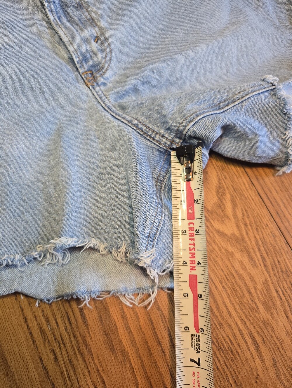 Abercrombie & Fitch Curve Love The Dad Short High Rise Size 30/10 Light Wash - Picture 5 of 8